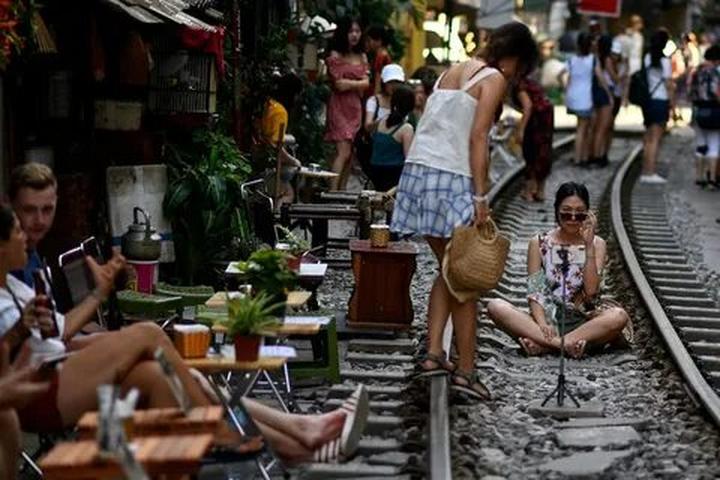 Hotspot Matrix: Biến 4 kiểu áo không thể thiếu thành cơ hội marketing đột phá